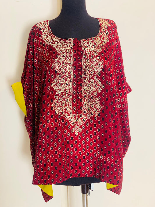 Suneri Poncho Kurti