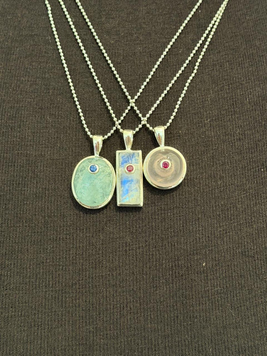 Rose quartz with emerald